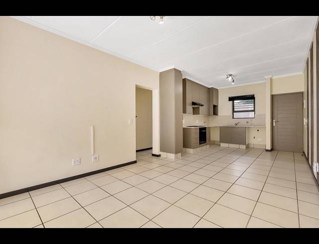 2 BEDROOM APARTMENT FOR SALE IN BRYANSTON